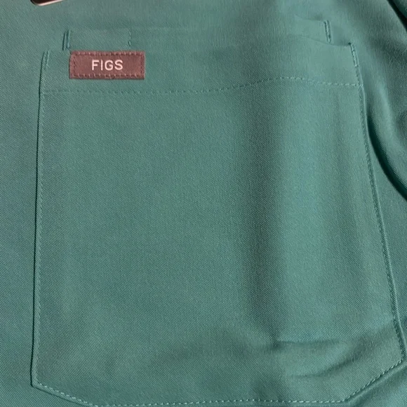 Figs Men's Leon 2 Pocket Scrub Shirt - Picture 3 of 6